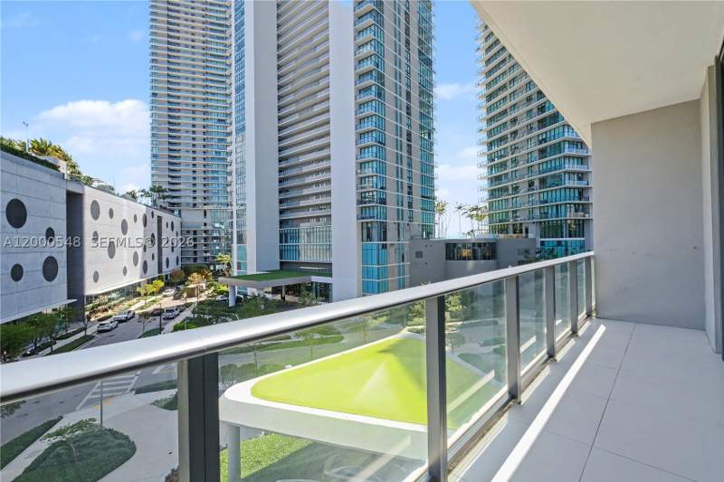 1 bedroom Condominium at 501 NE 31st St 302, Paraiso Bayviews Condo, Miami — photo 2