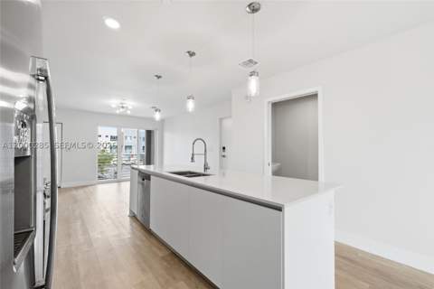 2505 NE 193rd St 4215, Miami FL - photo 14 of 40