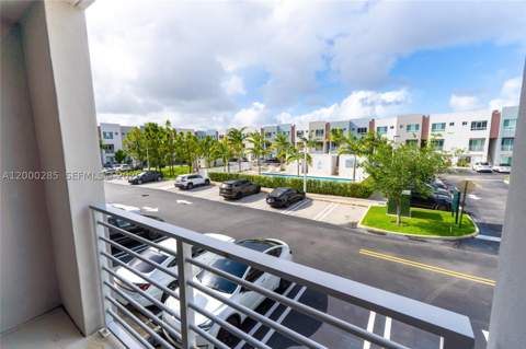 2505 NE 193rd St 4215, Miami FL - photo 15 of 40