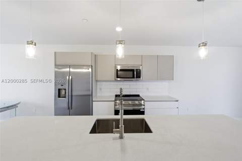2505 NE 193rd St 4215, Miami FL - photo 7 of 40