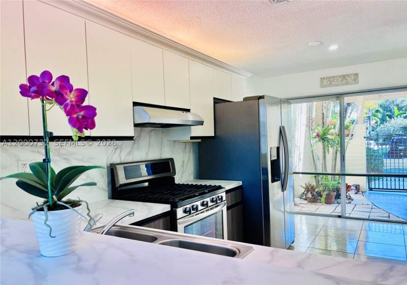 2 bedroom Townhouse at 4530 NW 102nd Ct, Townhomes Of Doral Place, Doral — photo 3