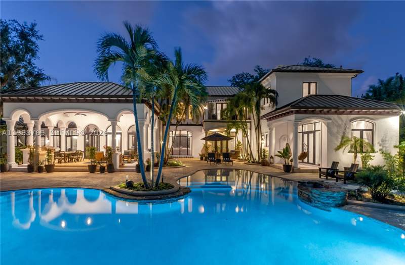 6 bedroom SingleFamilyResidence at 6350 SW 107th St, Helms Country Estates Add, Pinecrest — photo 3