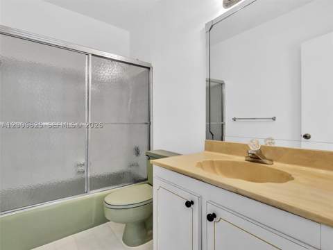 19174 Bobolink Dr, Hialeah FL - photo 18 of 35