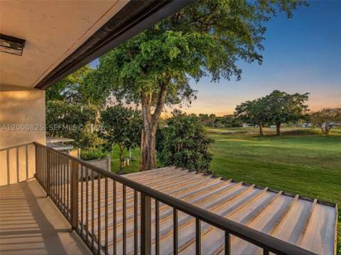 19174 Bobolink Dr, Hialeah FL - photo 22 of 35