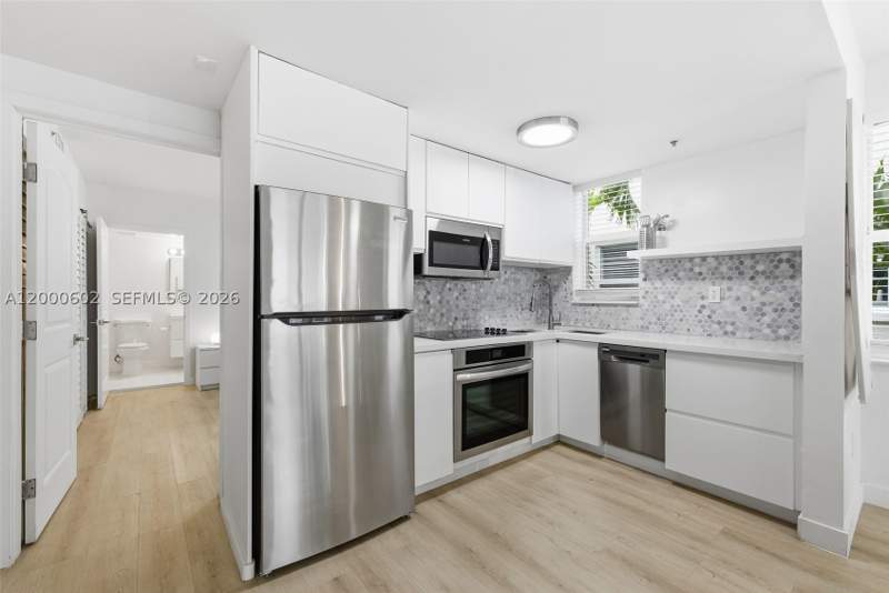 1 bedroom Condominium at 1550 Drexel Ave 207, Ohio Apartment Bldg Condo, Miami Beach — photo 4