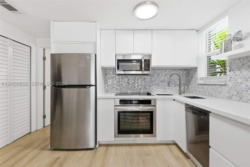 1 bedroom Condominium at 1550 Drexel Ave 207, Ohio Apartment Bldg Condo, Miami Beach — photo 5