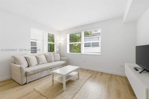 1550 Drexel Ave 207, Miami Beach FL - photo 9 of 25
