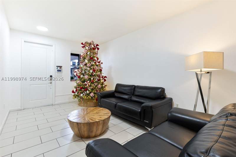 4 bedroom Townhouse at 15070 SW 119th Ln, Garden Estates At The Ham, Miami — photo 5