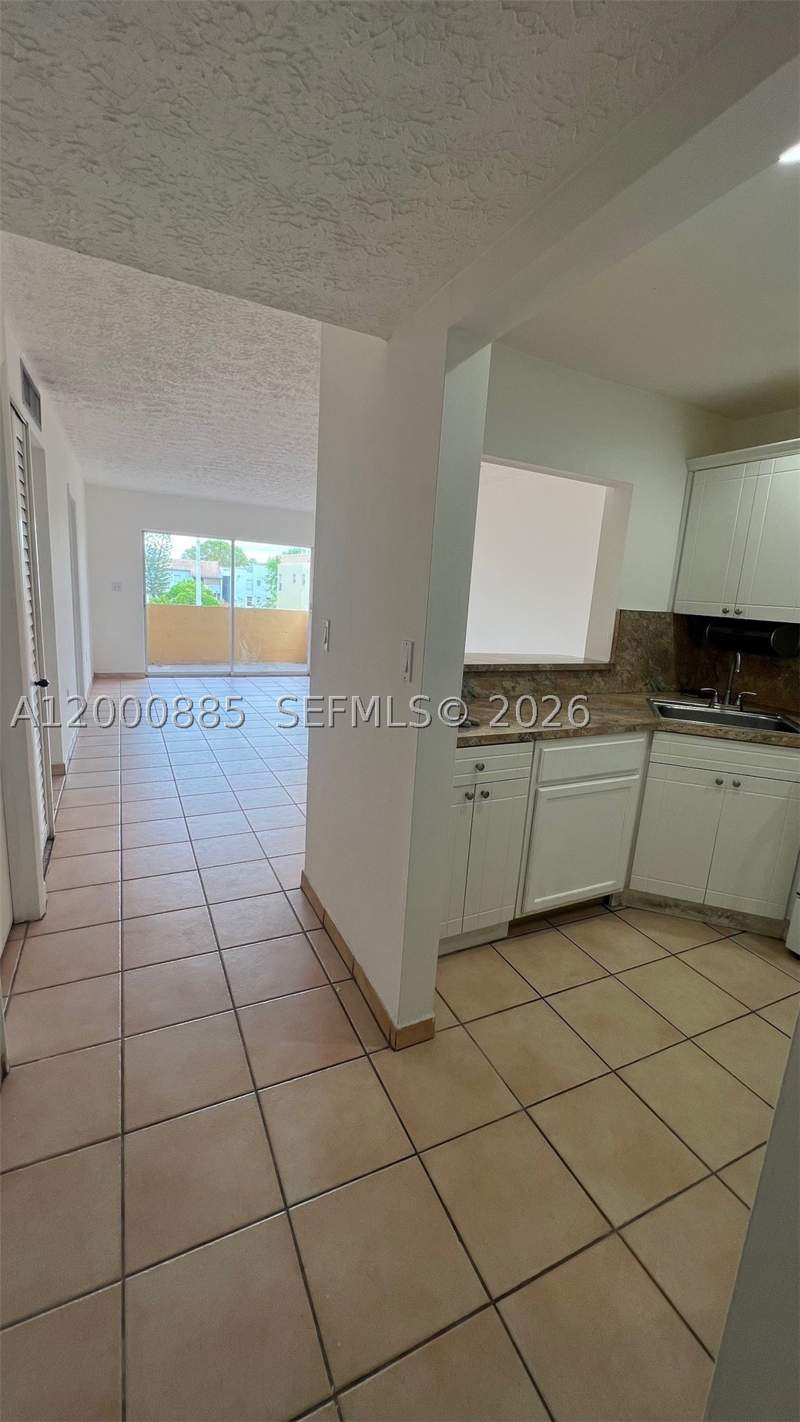 2 bedroom Condominium at 6070 W 18th Ave 323, Palmetto Springs Condo Vi, Hialeah — photo 3