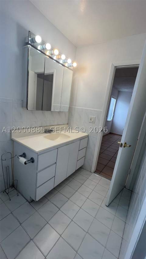 6070 W 18th Ave 323, Hialeah FL - photo 9 of 17