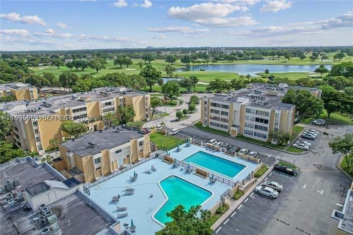 3 bedroom Condominium at 6901 SW 147th Ave 2E, Sovereigns Condo, Miami — photo 3