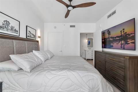 6000 Collins Ave 527, Miami Beach FL - photo 8 of 42
