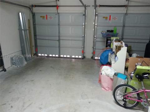 11050 NW 86th Ter ., Doral FL - photo 11 of 11