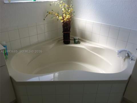 11050 NW 86th Ter ., Doral FL - photo 9 of 11