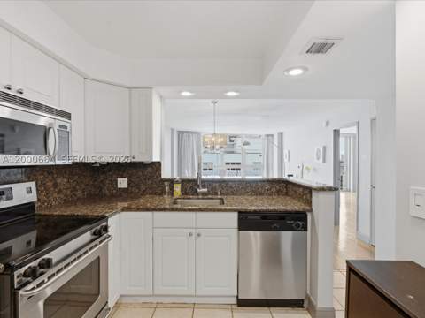 1228 West Ave 1506, Miami Beach FL - photo 8 of 30