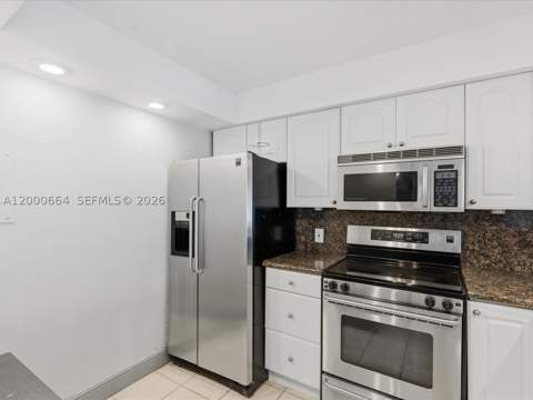 1228 West Ave 1506, Miami Beach FL - photo 9 of 30