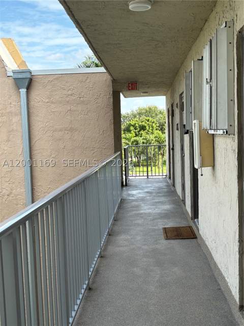 10900 SW 104th St 303, Miami FL - photo 11 of 41