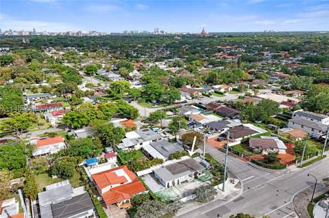 1991 SW 62nd Ave, West Miami FL - photo 6 of 55