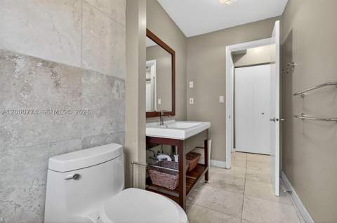 1519 Drexel Ave 201 + Den, Miami Beach FL - photo 22 of 62