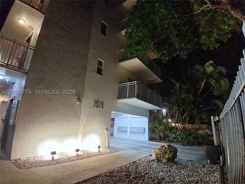 1519 Drexel Ave 201 + Den, Miami Beach FL - photo 6 of 62
