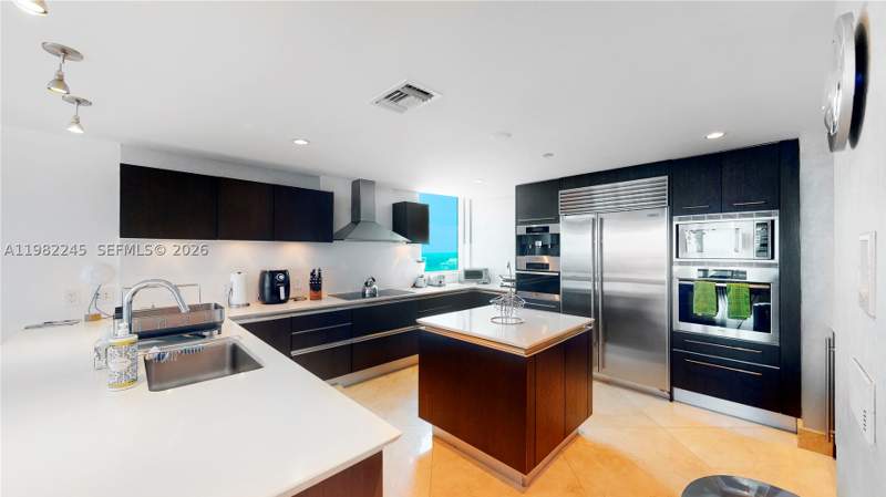 4 bedroom Condominium at 17001 Collins Ave 3601, Jade Beach Condo, Sunny Isles Beach — photo 4