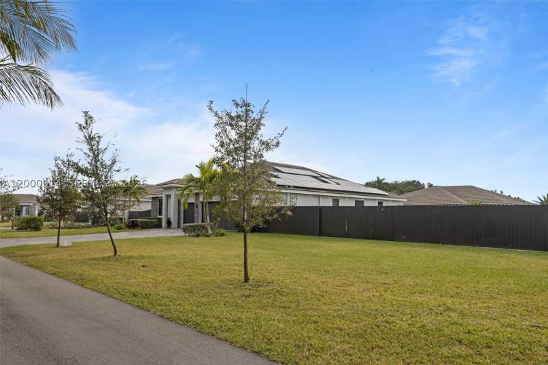 4 bedroom SingleFamilyResidence at 17744 SW 294th St, Krome Grove Estates, Homestead — photo 3