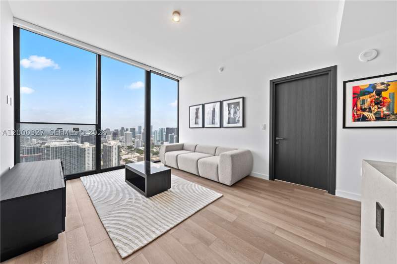 2 bedroom Condominium at 20 NE 11th St 4502, Miami North, Miami — photo 2