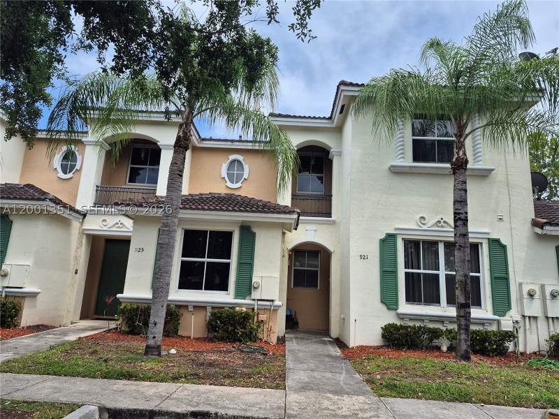 3 bedroom Townhouse at 921 NE 42nd Pl, Marbella Bay, Homestead — photo 2