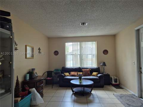 921 NE 42nd Pl, Homestead FL - photo 6 of 16