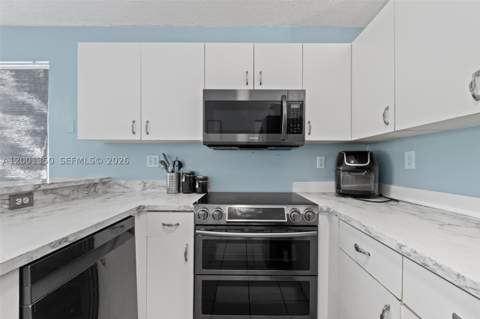 17434 SW 143rd Pl, Miami FL - photo 18 of 45