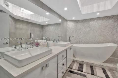 16425 Collins Ave 1612, Sunny Isles Beach FL - photo 17 of 59