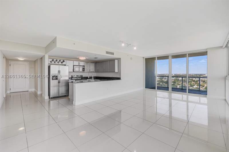 3 bedroom Condominium at 1861 NW S River Dr 2006, Terrazas Riverpark Villag, Miami — photo 3