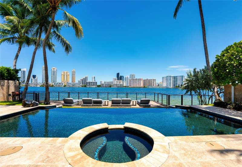 6 bedroom SingleFamilyResidence at 3916 Island Estates Dr, Island Estates, Aventura — photo 2