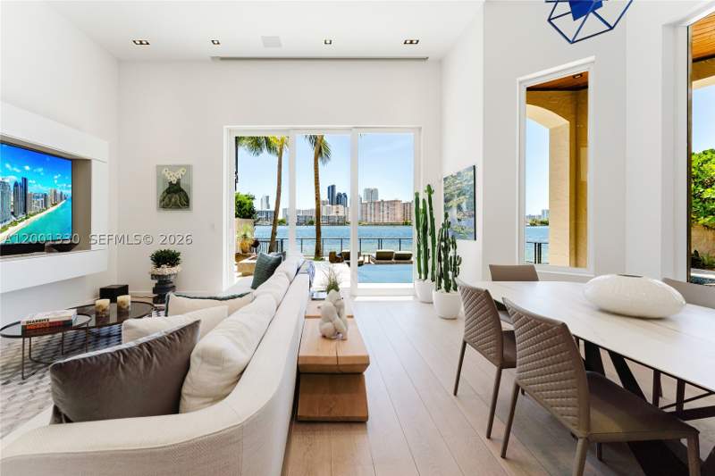 6 bedroom SingleFamilyResidence at 3916 Island Estates Dr, Island Estates, Aventura — photo 4