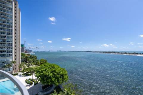 175 SE 25 Rd 501, Miami FL - photo 6 of 68