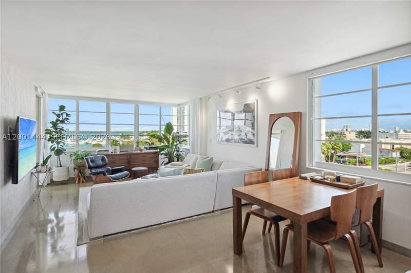 1 bedroom Condominium at 1670 lincoln Ct Ph-E, Bonne Vie Condo, Miami Beach — photo 2