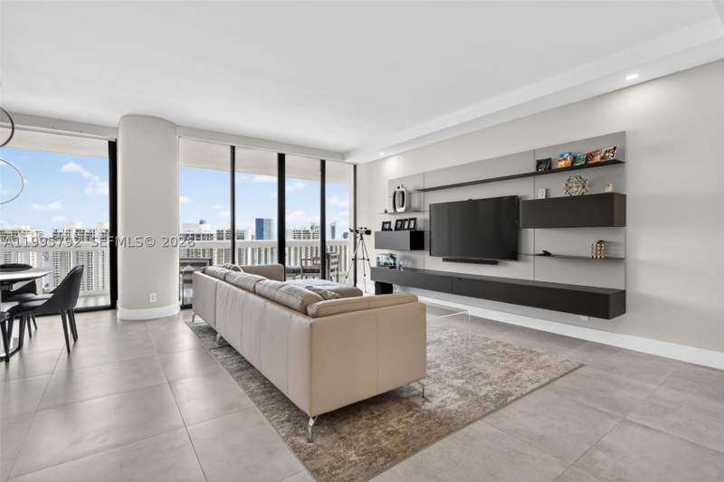 3 bedroom Condominium at 1000 Island Bl 3107, Williams Island, Aventura — photo 2