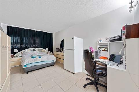 1305 W 53rd St 429, Hialeah FL - photo 13 of 35