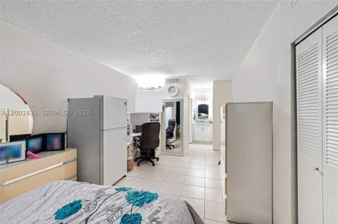1305 W 53rd St 429, Hialeah FL - photo 14 of 35