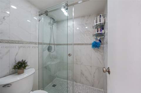 1305 W 53rd St 429, Hialeah FL - photo 17 of 35