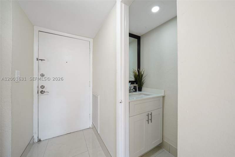 1 bedroom Condominium at 1305 W 53rd St 429, Villa Catalina Condo, Hialeah — photo 2