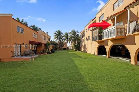 1305 W 53rd St 429, Hialeah FL - photo 24 of 35