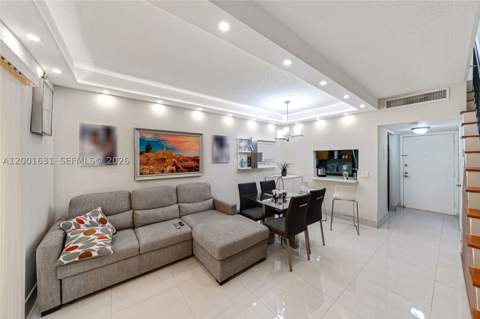 1305 W 53rd St 429, Hialeah FL - photo 6 of 35