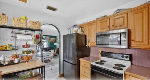 7010 SW 103rd Pl, Miami FL - photo 8 of 33