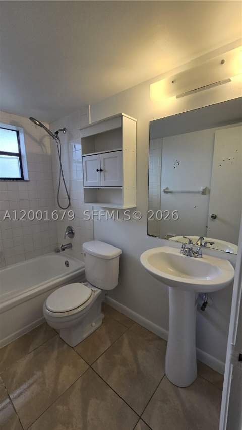 2605 W 67th Pl 23-10, Hialeah FL - photo 11 of 13
