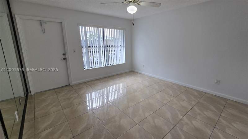 2 bedroom Condominium at 2605 W 67th Pl 23-10, Lago Grande One Condo, Hialeah — photo 3