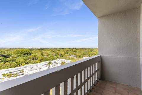 90 Edgewater Drive Ph23, Coral Gables FL - photo 17 of 25