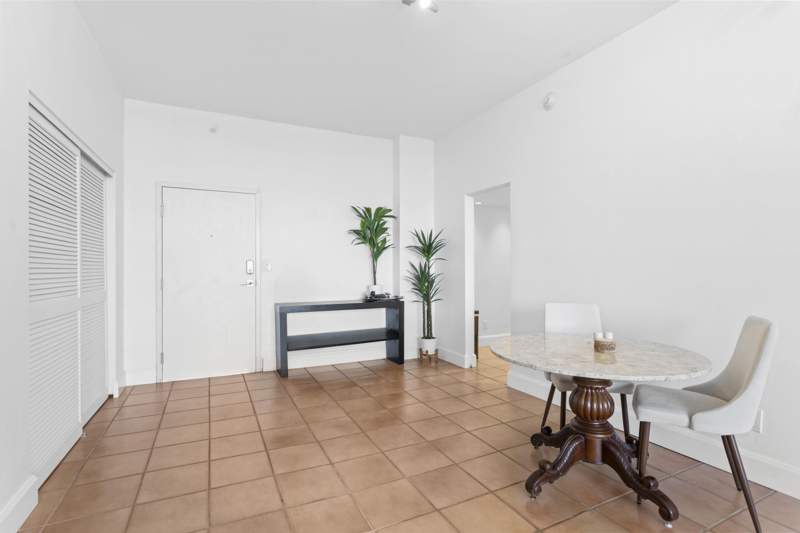 1 bedroom Condominium at 90 Edgewater Drive Ph23, Gables Waterway Towers Con, Coral Gables — photo 2