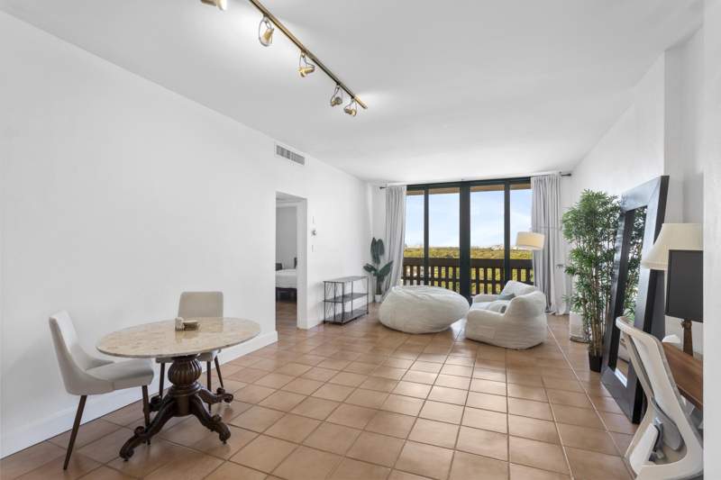 1 bedroom Condominium at 90 Edgewater Drive Ph23, Gables Waterway Towers Con, Coral Gables — photo 4