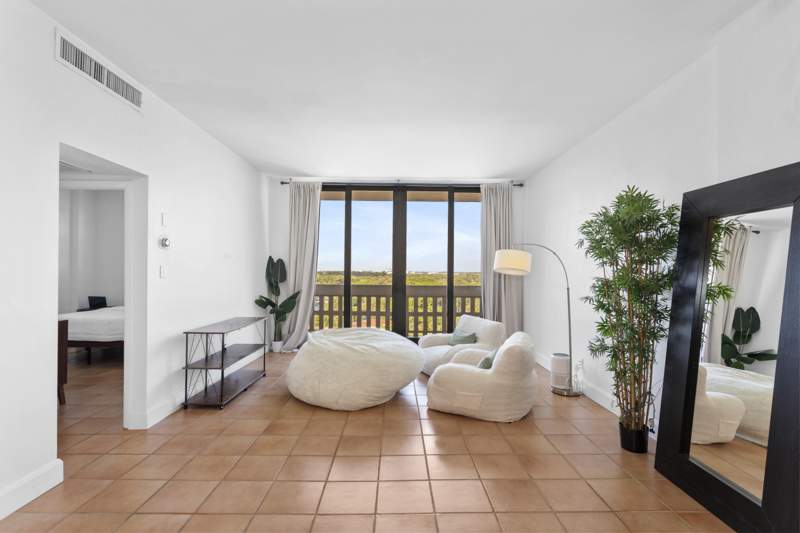 1 bedroom Condominium at 90 Edgewater Drive Ph23, Gables Waterway Towers Con, Coral Gables — photo 5
